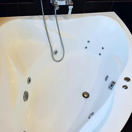 Moderny 2-spalnovy Twins White S Balkonom * Michalovce