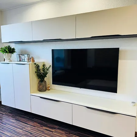 Moderny 2-spalnovy Twins White S Balkonom Daire Michalovce