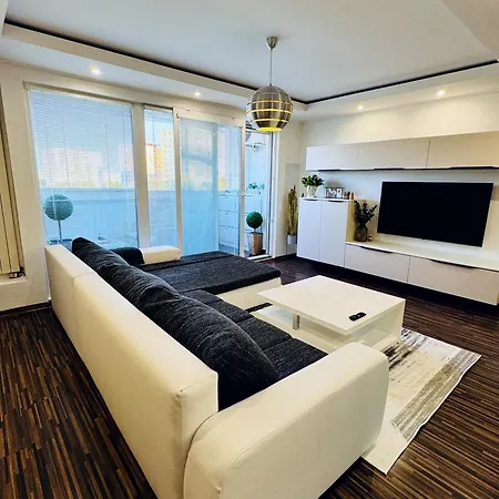 Apartmán Moderny 2-spalnovy Twins White S Balkonom Michalovce