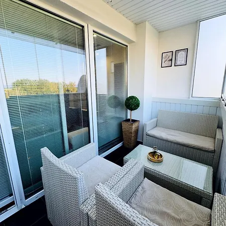 Apartmán Moderny 2-spalnovy Twins White S Balkonom Michalovce