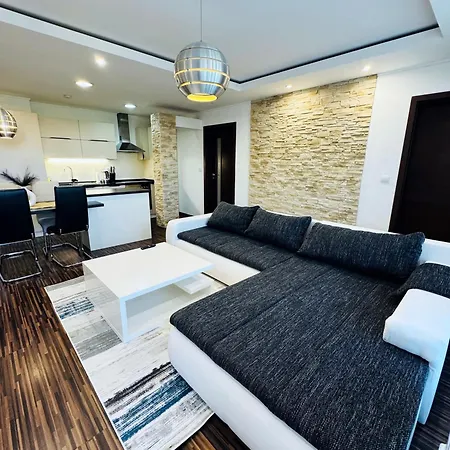 Moderny 2-spalnovy Twins White S Balkonom * Michalovce