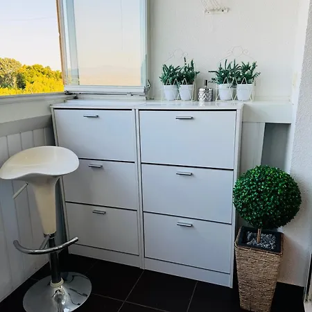 Moderny 2-spalnovy Twins White S Balkonom Michalovce