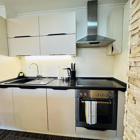 Moderny 2-spalnovy Twins White S Balkonom * Michalovce