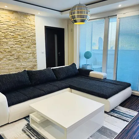 Apartment Moderny 2-spalnovy Twins White S Balkonom