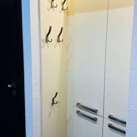 Apartment Moderny 2-spalnovy Twins White S Balkonom *