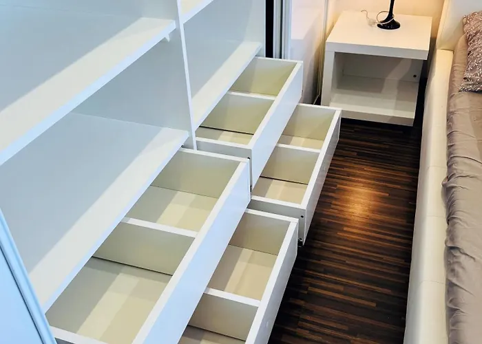 Moderny 2-spalnovy Twins White S Balkonom